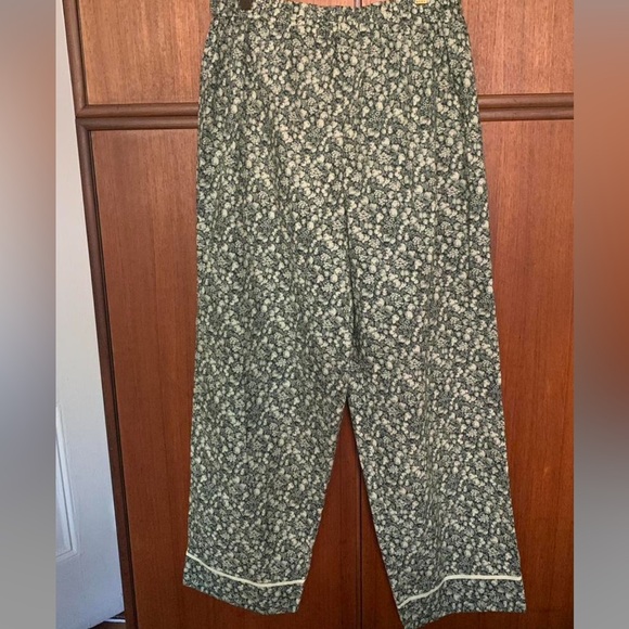 DÔEN Organic Cotton Green and White Patterned Fabric - Picture 4 of 5